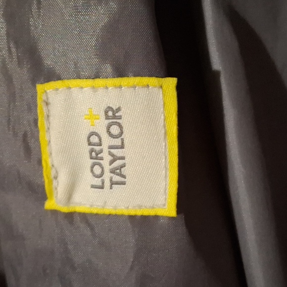 New Lord & Taylor Gray Puffer Shoulder Bag. - Picture 10 of 12